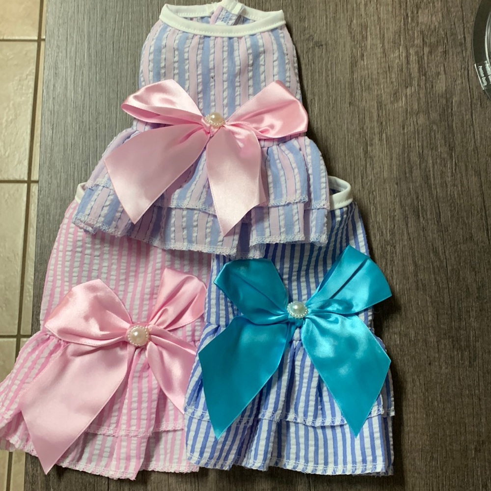 3 dog dresses never worn XS